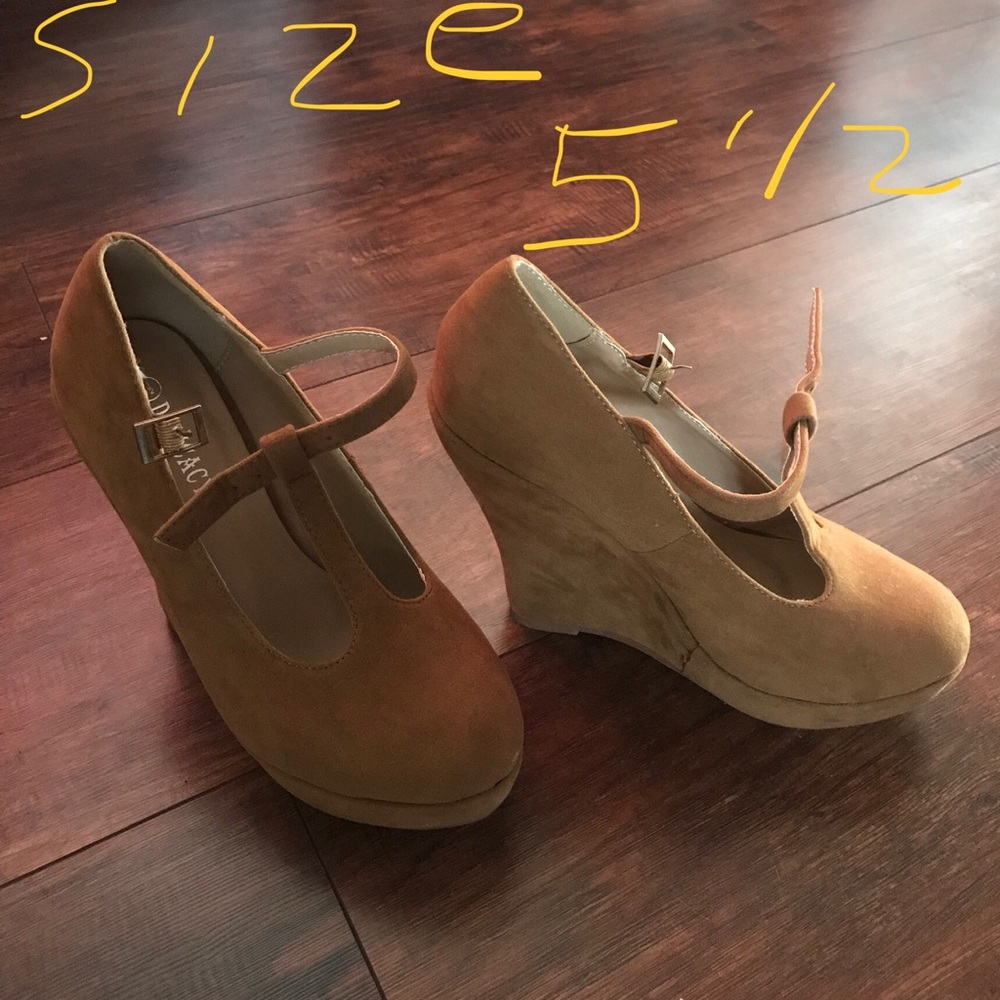 Shoes - Picture 6 of 8